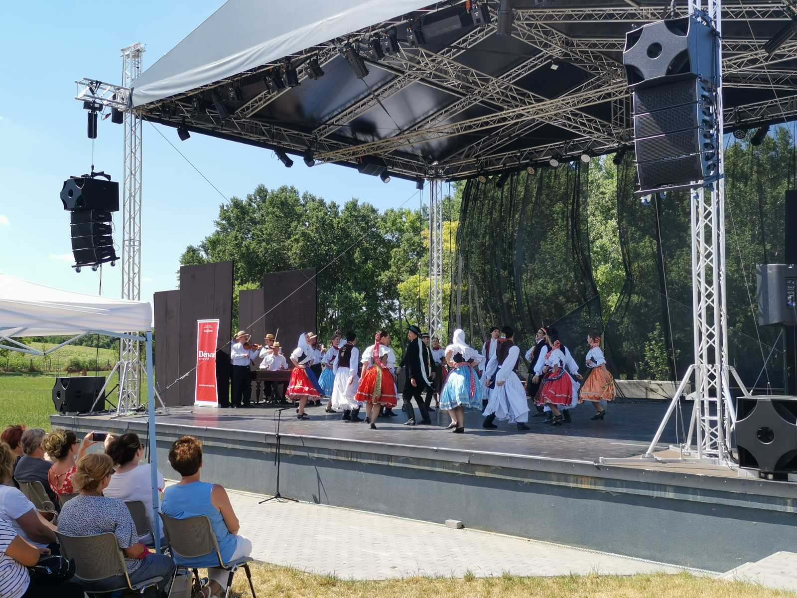 Közösségépítő kultúránk rendezvénysorozat indult Kápolnásnyéken